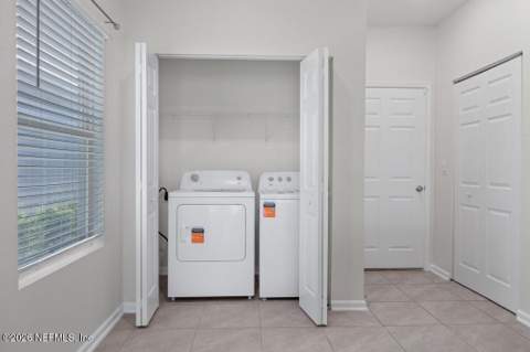 9053 Gifford Drive, Jacksonville FL - photo 11 of 28