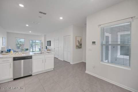 9053 Gifford Drive, Jacksonville FL - photo 7 of 28
