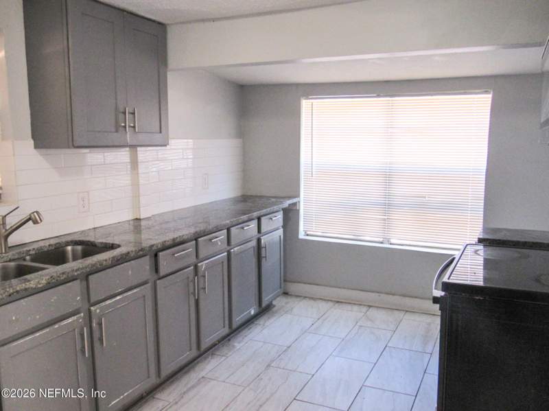 3 bedroom Single Family Residence at 2560 Vernon Street, Grand Park, Jacksonville — photo 4