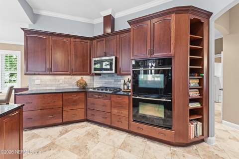 14736 Cape Drive, Jacksonville FL - photo 7 of 33