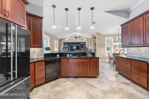 14736 Cape Drive, Jacksonville FL - photo 8 of 33