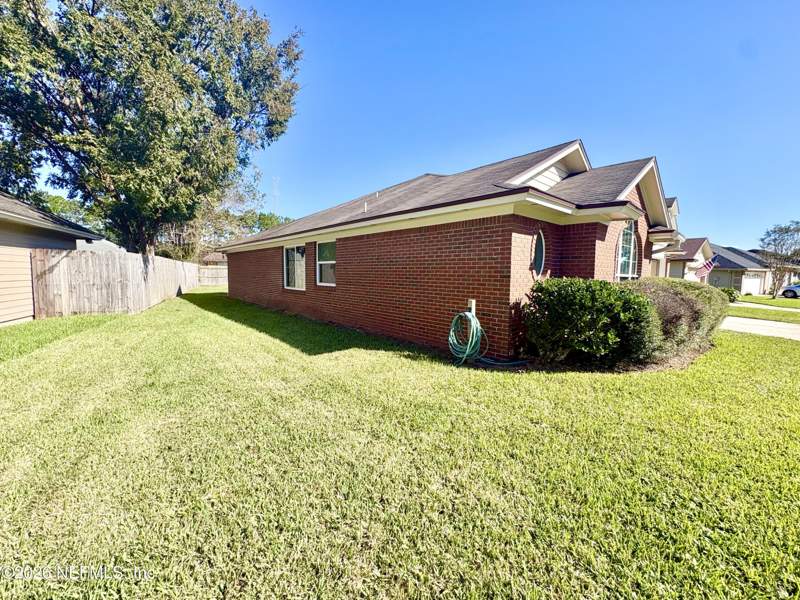 3 bedroom Single Family Residence at 5503 Blue Pacific Drive, Brookhollow, Jacksonville — photo 2