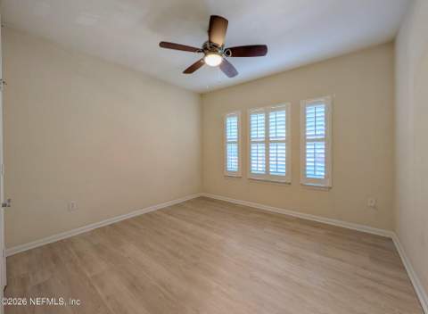10075 Gate Parkway #302, Jacksonville FL - photo 18 of 33