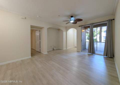 10075 Gate Parkway #302, Jacksonville FL - photo 7 of 33