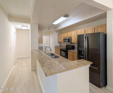 10075 Gate Parkway #302, Jacksonville FL - photo 10 of 33