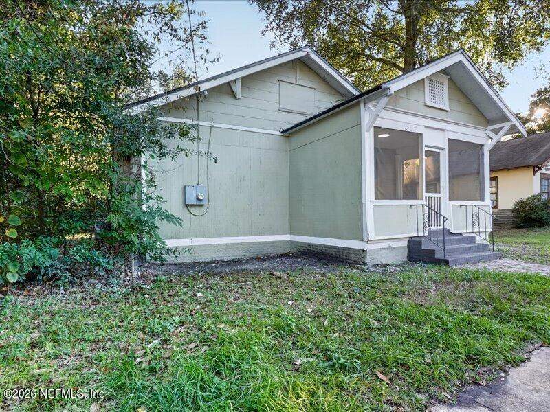 3 bedroom Single Family Residence at 222 E 16th Street, New Springfield, Jacksonville — photo 2