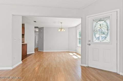 2405 Bluffton Drive, Jacksonville FL - photo 10 of 39