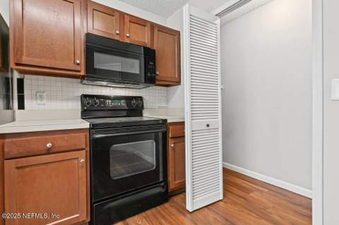 2405 Bluffton Drive, Jacksonville FL - photo 18 of 39