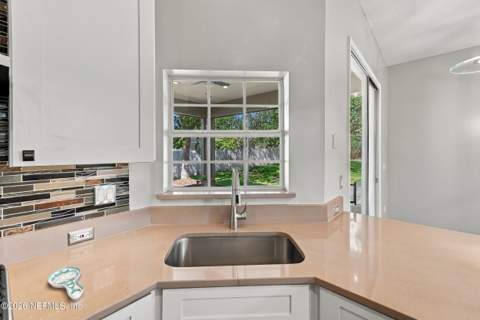 11091 Turnbridge Drive, Jacksonville FL - photo 12 of 40