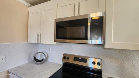 536 S 2nd Avenue, Jacksonville Beach FL - photo 12 of 35