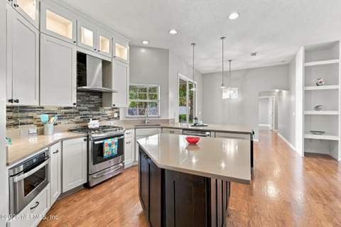 11091 Turnbridge Drive, Jacksonville FL - photo 9 of 40