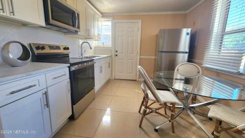 536 S 2nd Avenue, Jacksonville Beach FL - photo 9 of 35