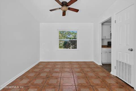 2227 Dumfries Circle, Jacksonville FL - photo 14 of 38