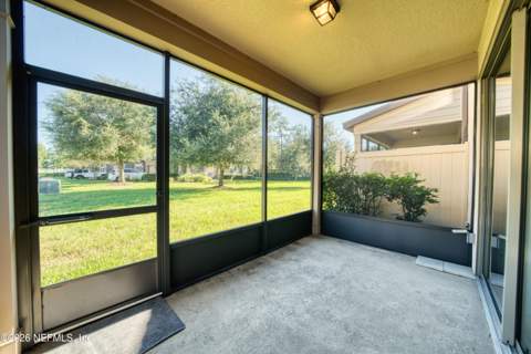 7030 Berrybrook Drive, Jacksonville FL - photo 16 of 40