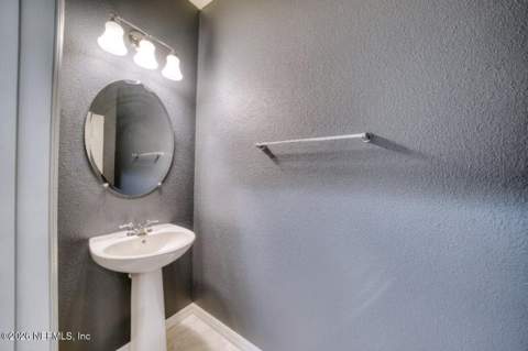 7030 Berrybrook Drive, Jacksonville FL - photo 15 of 40