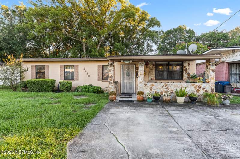 3 bedroom Single Family Residence at 2420 Lantana Avenue, Magnolia Gardens, Jacksonville — photo 2