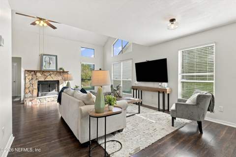 11736 Valley Garden Drive, Jacksonville FL - photo 11 of 32
