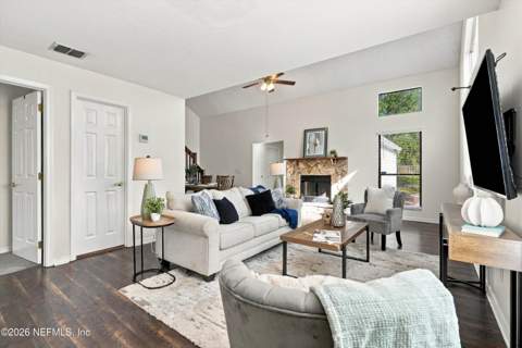 11736 Valley Garden Drive, Jacksonville FL - photo 12 of 32