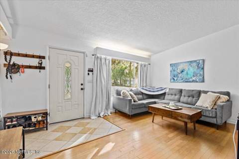 5511 Keystone Drive, Jacksonville FL - photo 6 of 39