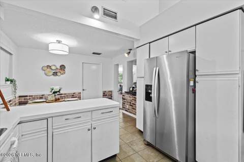 5511 Keystone Drive, Jacksonville FL - photo 11 of 39