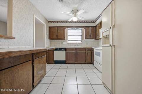 11535 Dandelion Way, Jacksonville FL - photo 8 of 18