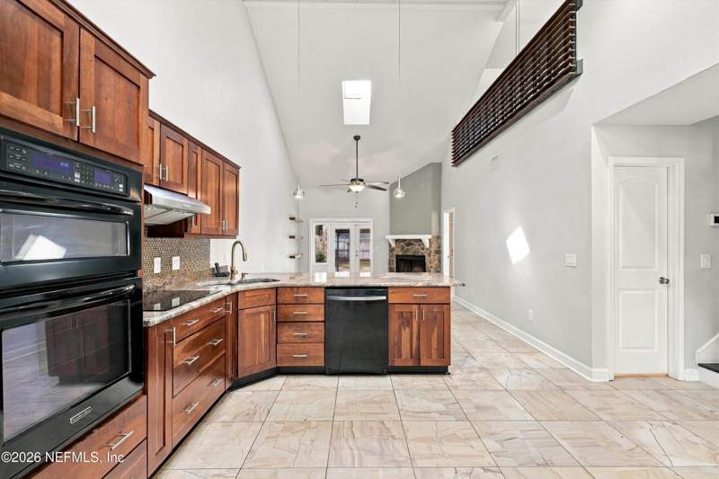 2 bedroom Townhouse at 11436 Squire Way Lane, Villages Of Mandarin, Jacksonville — photo 4