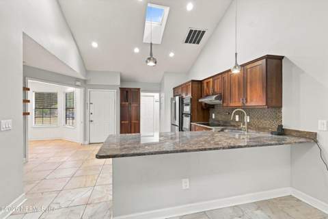 11436 Squire Way Lane, Jacksonville FL - photo 6 of 26