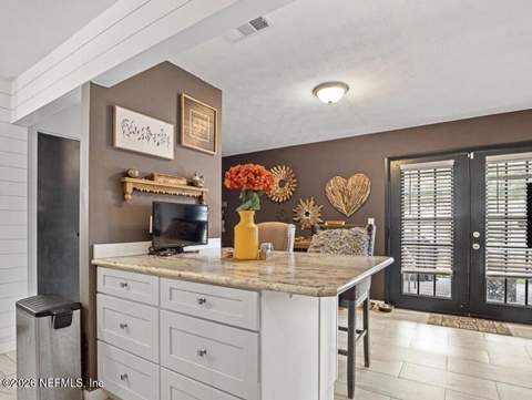 4203 Dayrl Road, Jacksonville FL - photo 7 of 20