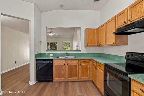 6935 Kettle Creek Drive, Jacksonville FL - photo 9 of 27