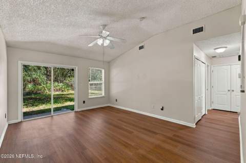 6935 Kettle Creek Drive, Jacksonville FL - photo 11 of 27