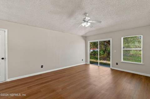 6935 Kettle Creek Drive, Jacksonville FL - photo 14 of 27