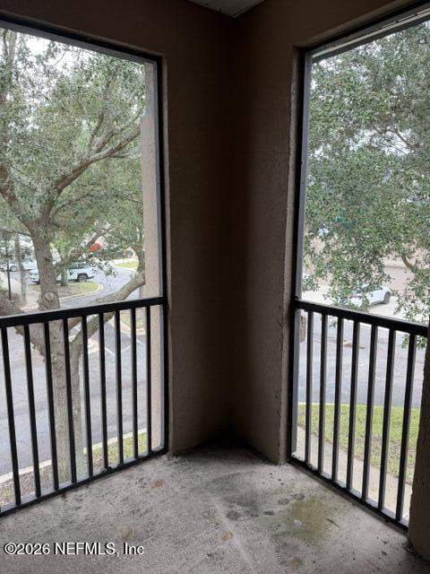 12301 Kernan Forest Boulevard #1303, Jacksonville FL - photo 7 of 39
