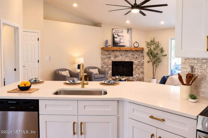 3 bedroom Single Family Residence at 7969 Seahaven Court, Ortega Bluff, Jacksonville — photo 2