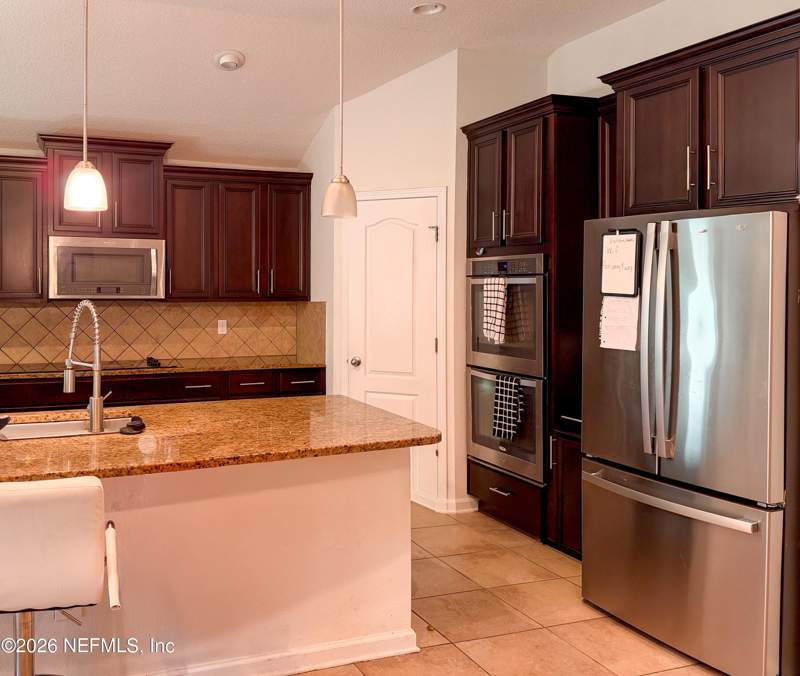 4 bedroom Single Family Residence at 8306 Pepper Lake Court, Lakeside At Merrill, Jacksonville — photo 5