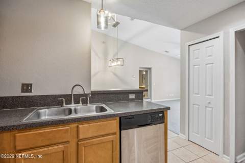 3631 Kirkpatrick Circle #9, Jacksonville FL - photo 14 of 29