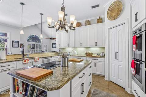 2137 Salt Myrtle Lane, Fleming Island FL - photo 17 of 66