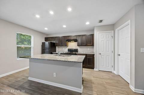 2055 Dean A Avenue, Jacksonville FL - photo 13 of 29