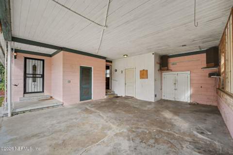 6329 Cherry Laurel Drive, Jacksonville FL - photo 6 of 35