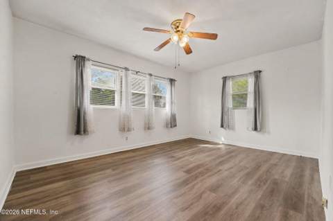 6329 Cherry Laurel Drive, Jacksonville FL - photo 17 of 35