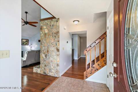 5271 Alloaks Court, Jacksonville FL - photo 9 of 33
