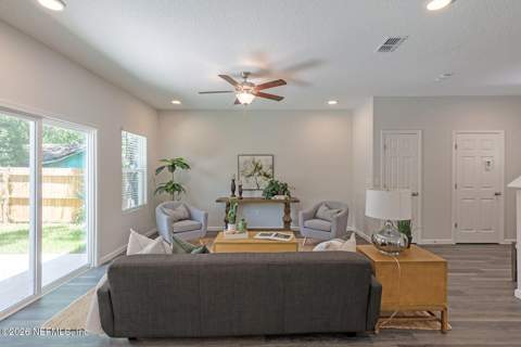 13784 Coral Drive, Jacksonville FL - photo 10 of 34