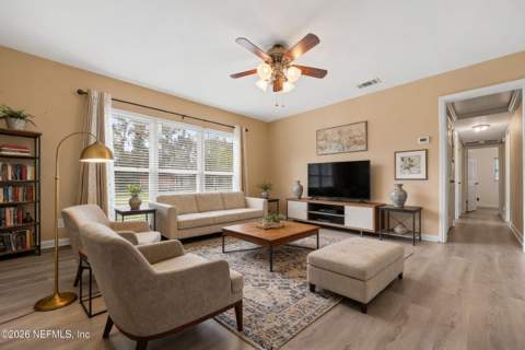 6329 Cherry Laurel Drive, Jacksonville FL - photo 8 of 35