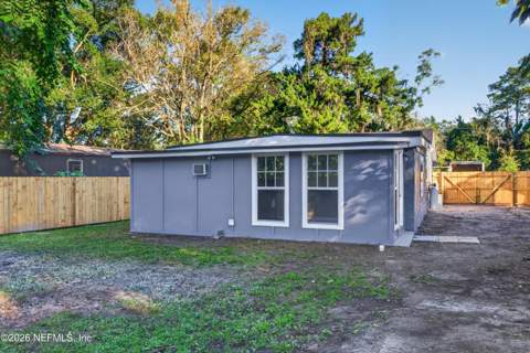 8334 Susie Street, Jacksonville FL - photo 15 of 45