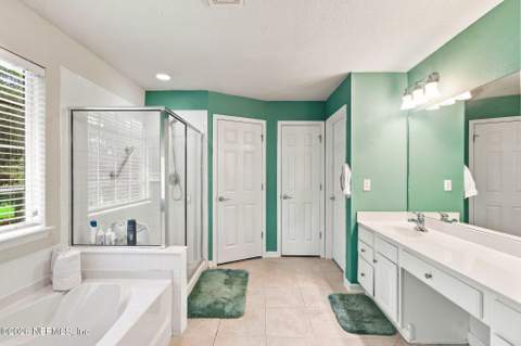 6493 Smooth Thorn Court, Jacksonville FL - photo 18 of 37