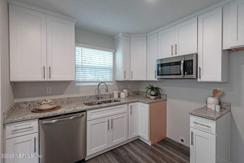 3288 Snell Street, Jacksonville FL - photo 8 of 11