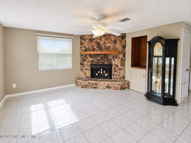 3 bedroom Single Family Residence at 5971 Longchamp Drive, Duclay Forest, Jacksonville — photo 4
