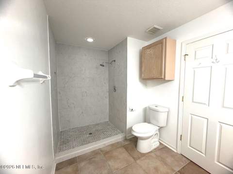 13715 N Richmond Park Drive #506, Jacksonville FL - photo 23 of 33