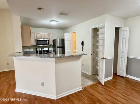 13715 N Richmond Park Drive #506, Jacksonville FL - photo 9 of 33