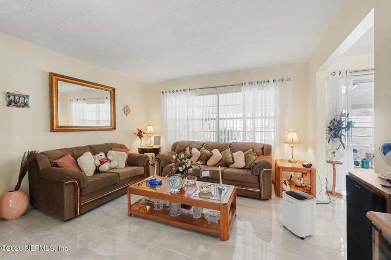 3 bedroom Single Family Residence at 7904 Laffit Drive, San Jose Manor, Jacksonville — photo 2