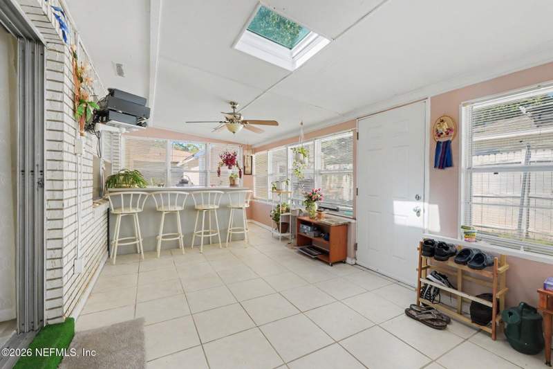 3 bedroom Single Family Residence at 7904 Laffit Drive, San Jose Manor, Jacksonville — photo 4